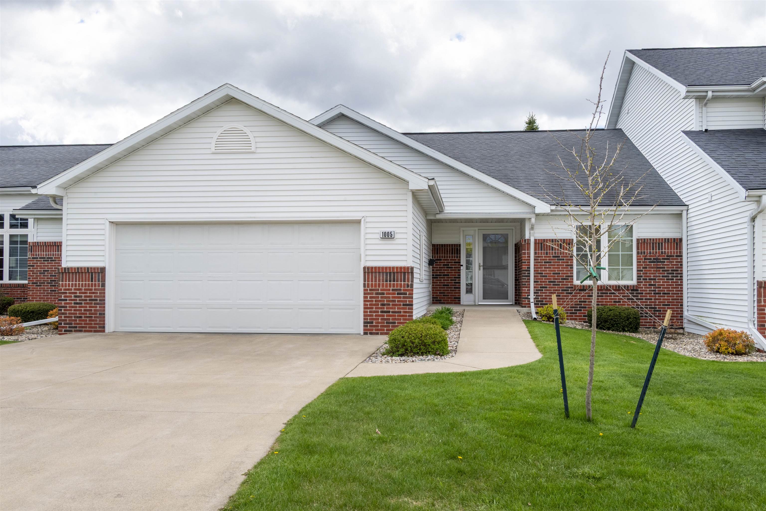 1005 W Windtree Drive 60