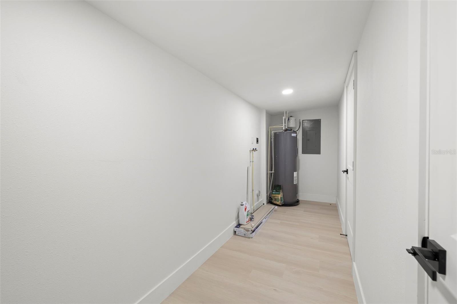 3008 E Elm Street