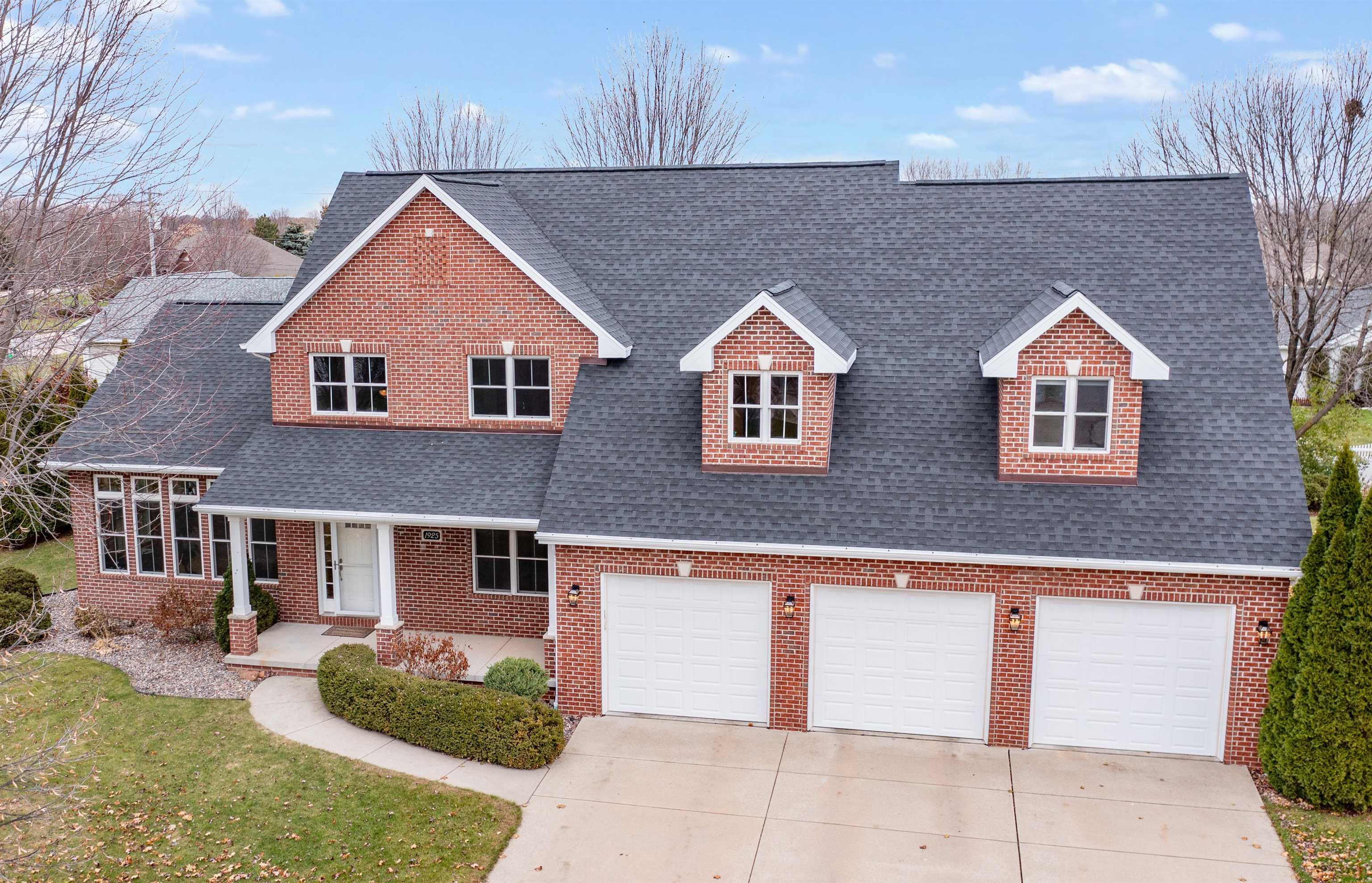 1925 HORSESHOE Lane Residential for sale in DE PERE, Wisconsin