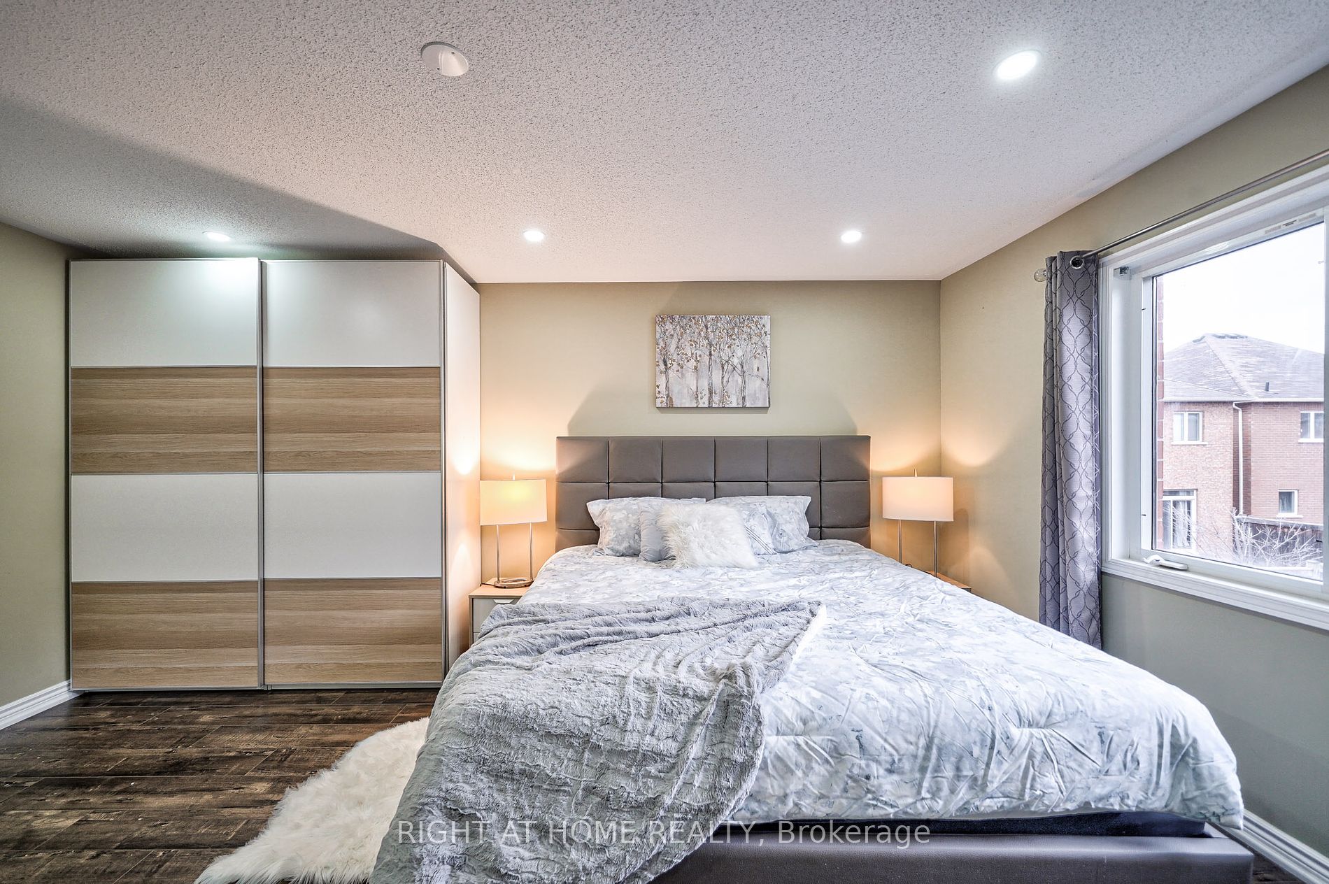 398 Messure Cres
