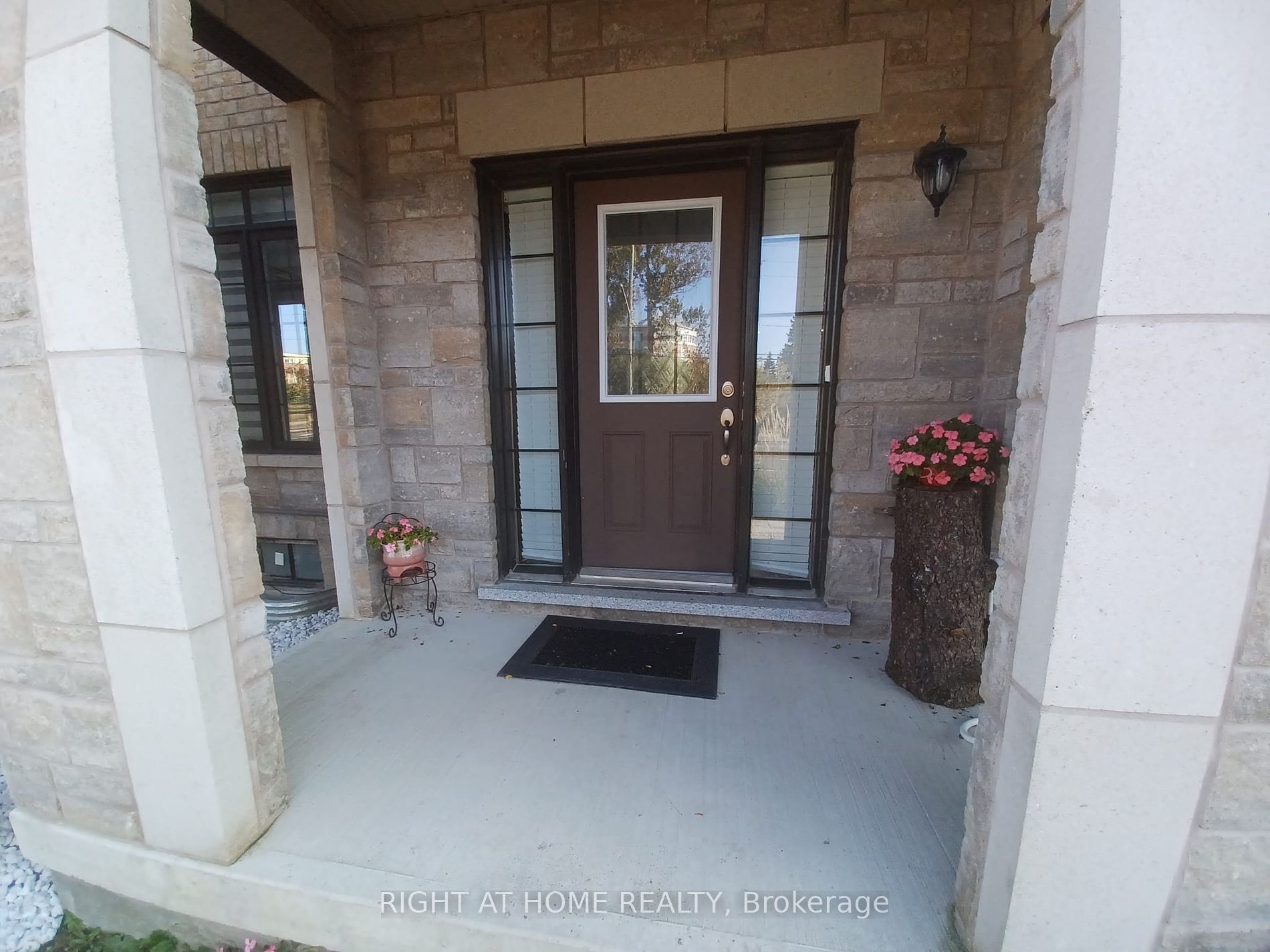 297 W Bloomington Rd