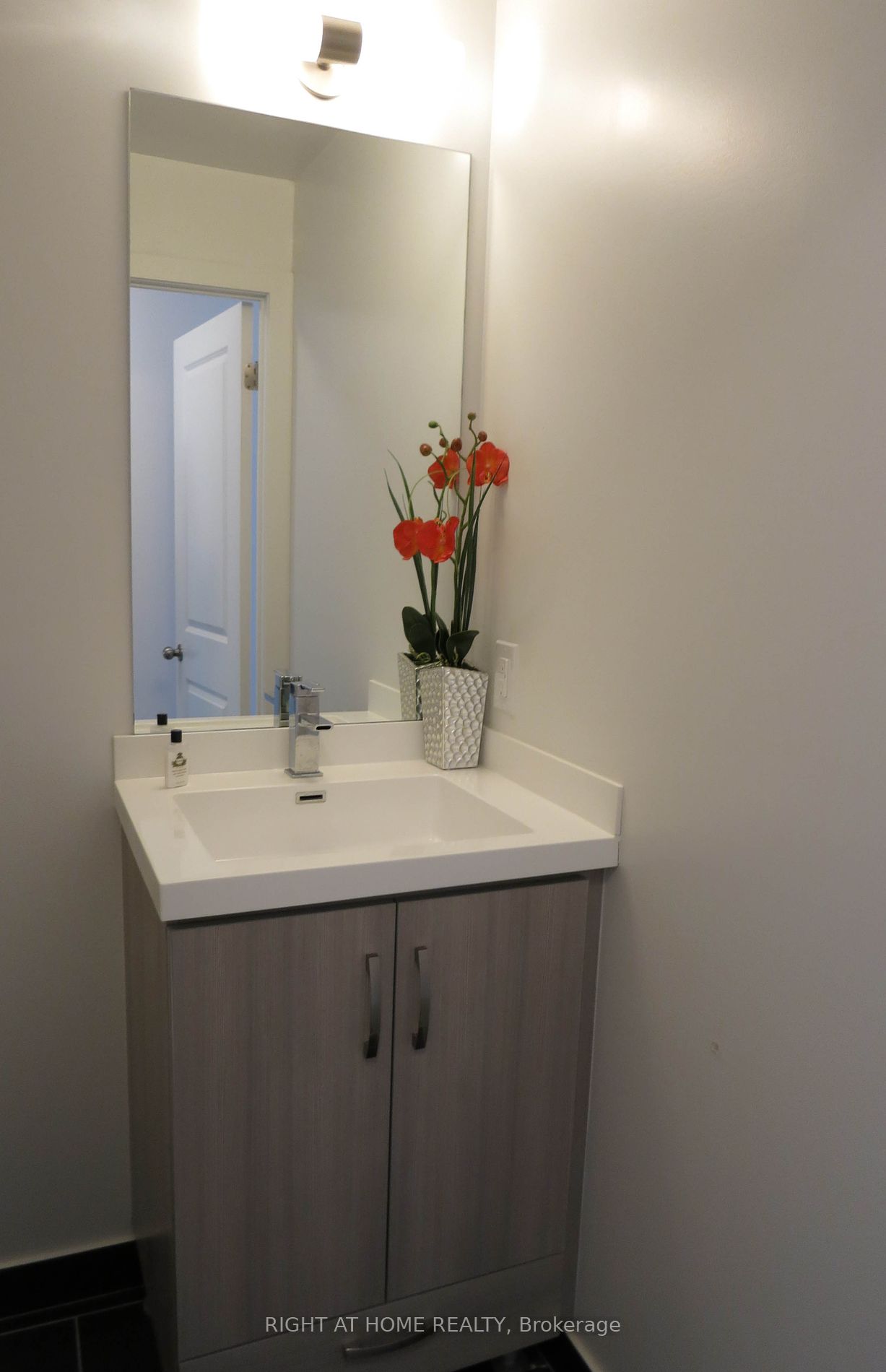 105 George St 313