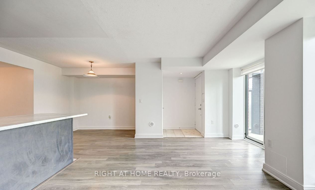 100 Dufay Rd 5