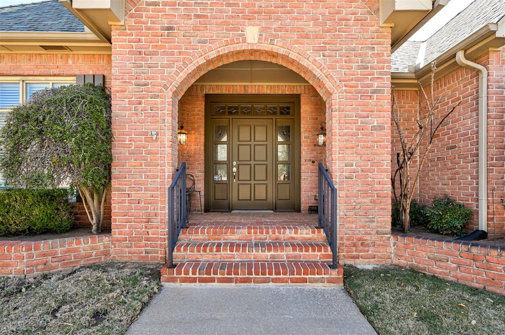 Located in the highly sought-after, gated Edinburgh addition in Edmond, this 2-bedroom, 2-bath home offers a spacious, open layout with incredible potential. Designed for easy, low-maintenance living, the HOA includes lawn care, allowing you to enjoy more of what matters.The home features a large study just off the entry with double doors—perfect for a home office or flex space. The open living area flows seamlessly to a covered patio, creating a quiet outdoor retreat, while a welcoming covered front porch adds to the home’s charm.The primary suite includes a relaxing whirlpool tub, a generous walk-in closet, and ample space to unwind. A two-car garage provides convenience and additional storage.Residents enjoy access to neighborhood amenities including a pool, poolhouse, and fitness equipment, all within a well-maintained, gated community. Ideally located near shopping, dining, major highways, and hospitals, and within the highly rated Edmond School District.Priced well below market value and being sold as-is, this is a rare opportunity to own in Edinburgh at an exceptional price.