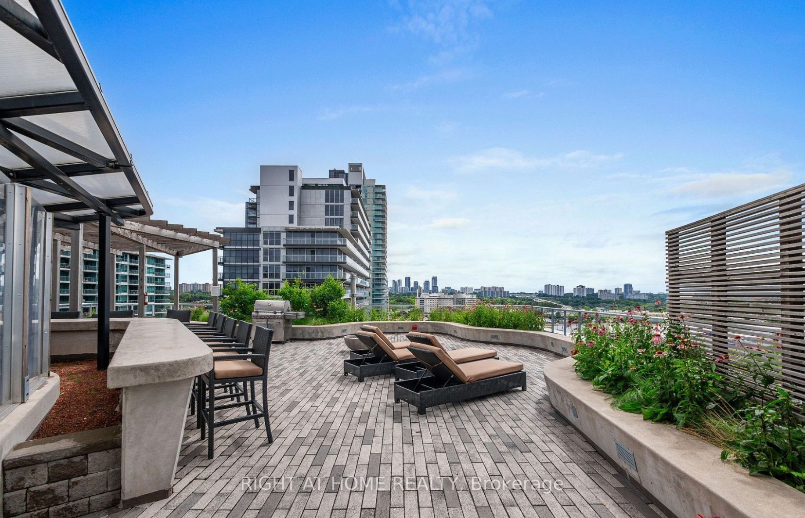 72 Esther Shiner Blvd 1009