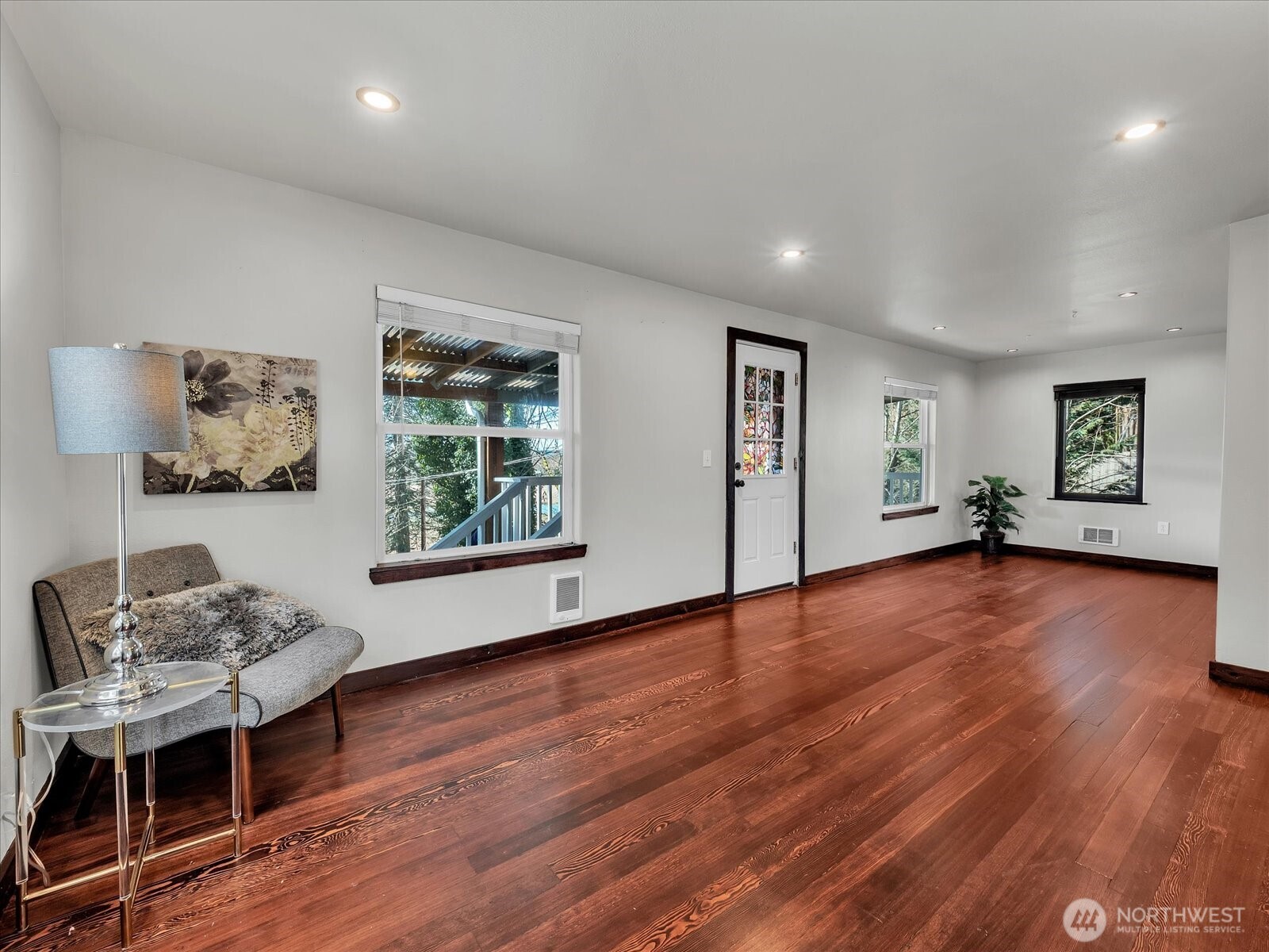 1819 Sunnyside Boulevard