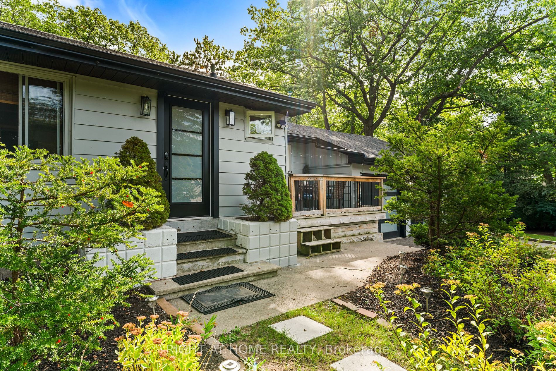 15 S 32nd St