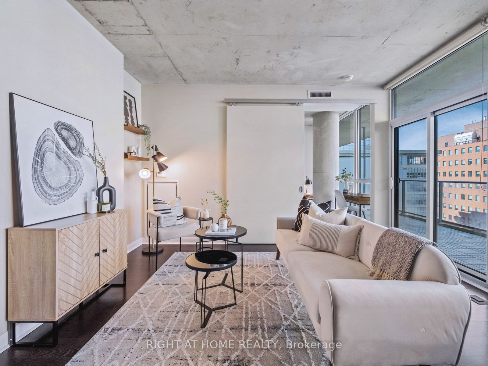 478 W King St 815