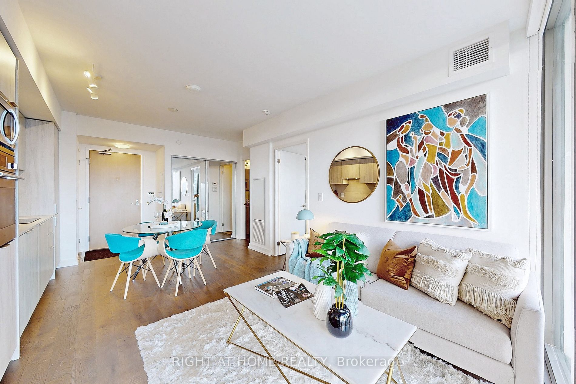 11 W Wellesley St 1301