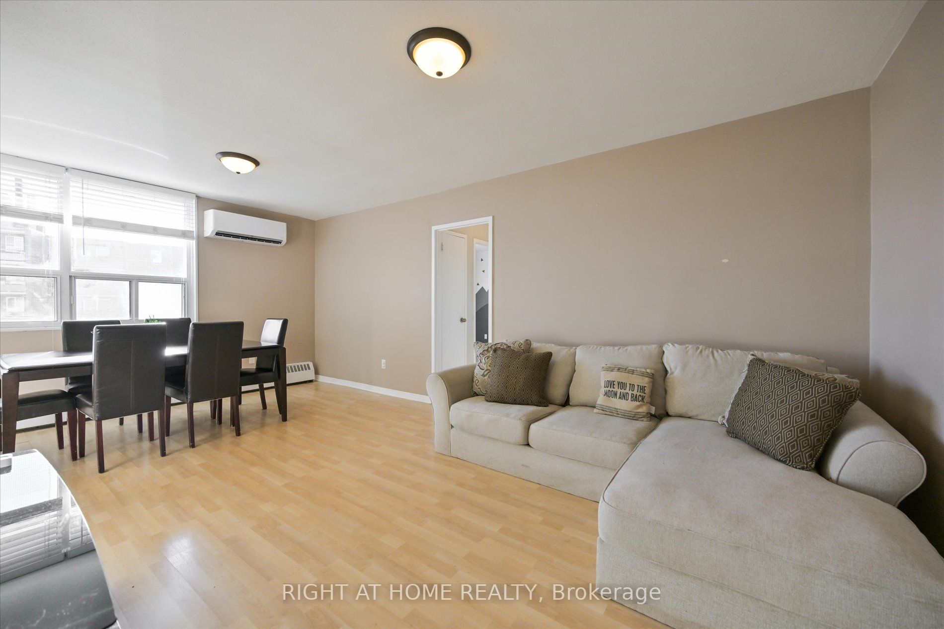 3105 Queen Frederica Dr 905