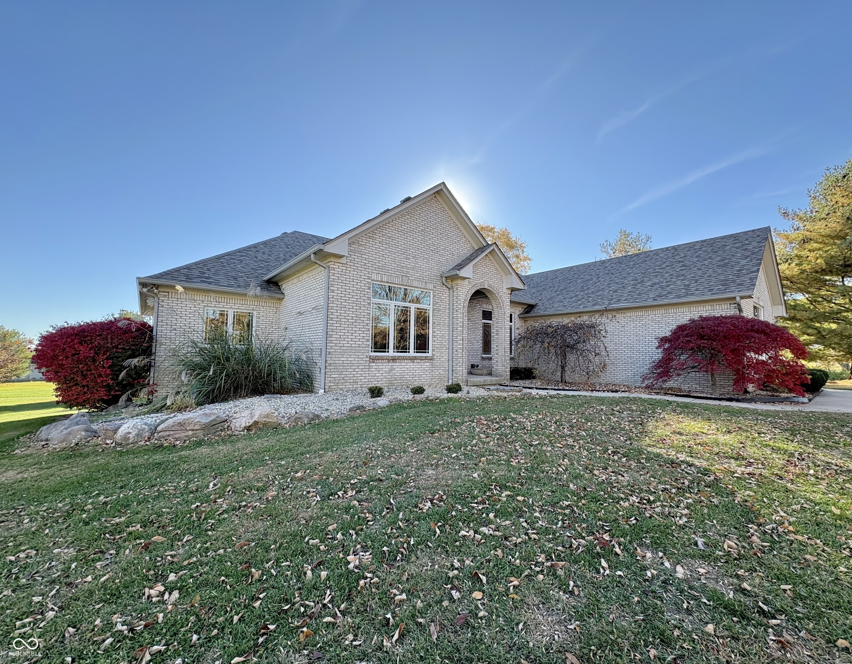 Spacious 5478 sq. ft executive home on 2+ acres with mature trees in a rural setting but only 10 minutes from I-65 and ample shopping and restaurants. Home features 4 bedrooms, 3 full baths and 2 half baths and a finished daylight basement with kitchenette. Interior highlights include 10-ft ceilings, solid oak hardwood flooring, granite kitchen countertops, crown molding and solid 6-panel doors. Recent updates include: New roof 2022, all new Pella casement windows in 2023, high efficiency basement furnace in 2024, new water softener in 2025, 22KW whole home generator in 2023. Newly refinished white oak hardwood flooring.