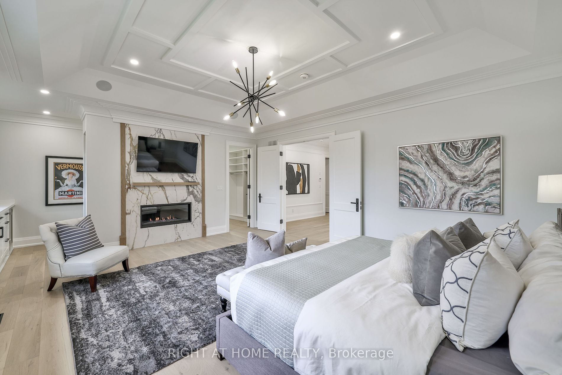 8 Hughson Dr