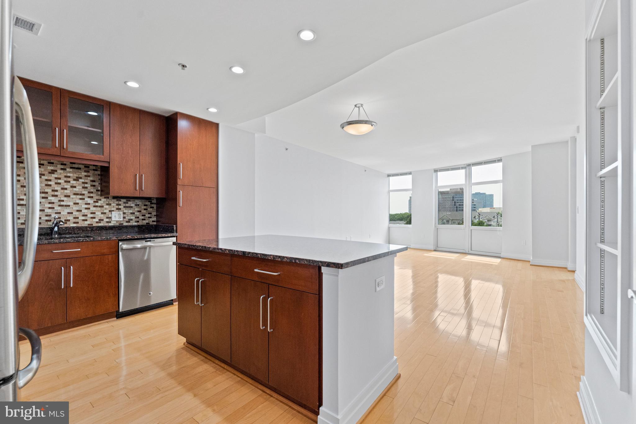8220 Crestwood Heights Drive 910