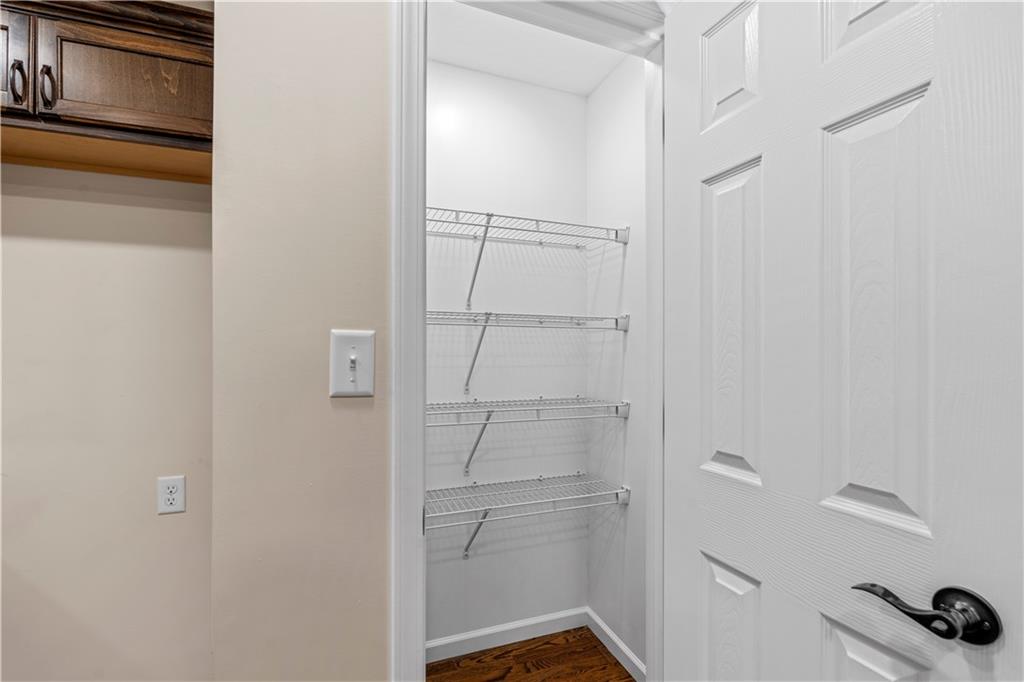 115 W Walnut Street