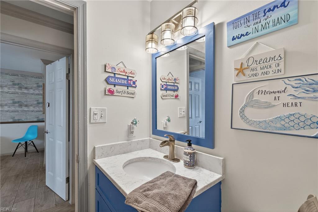 810 E Ocean View Avenue 201