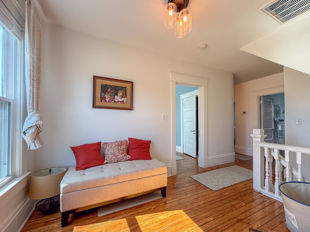 609 Monroe Ave 247