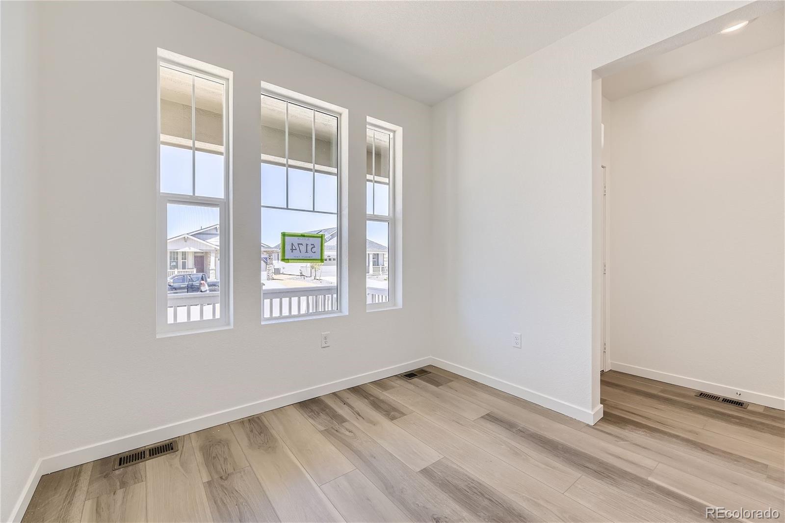 5174 N Quemoy Street