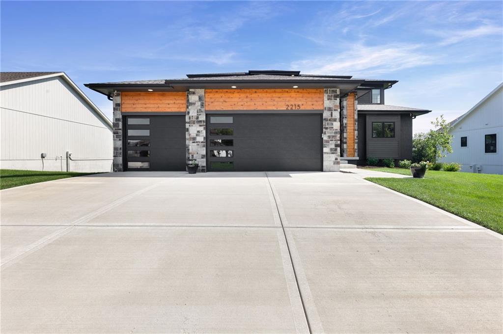 2215 SW Hook Farm Drive
