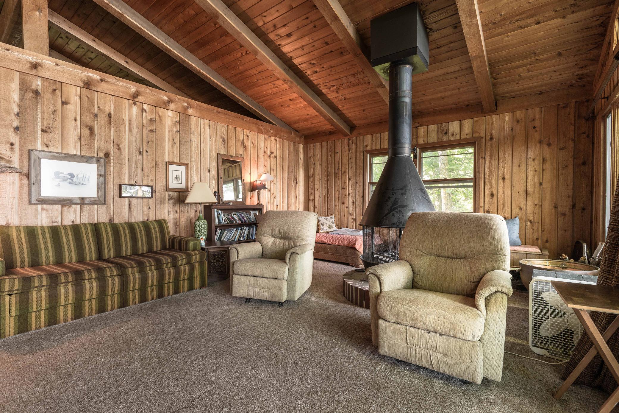 39060 Peninsula Lane