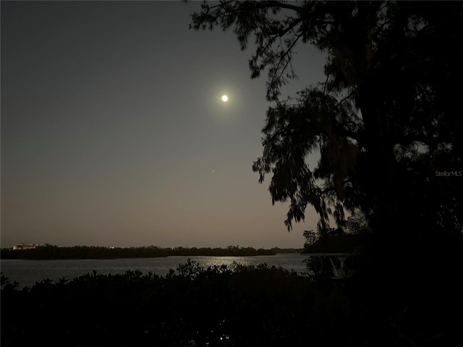 703 32nd Street Court E