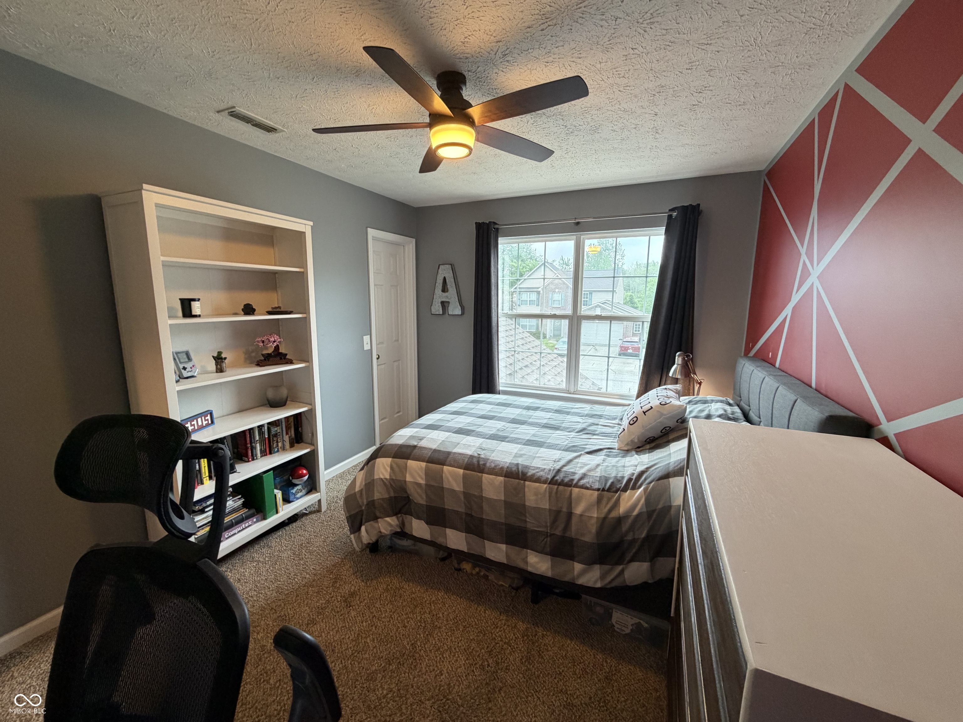 5752 Columbia Circle S