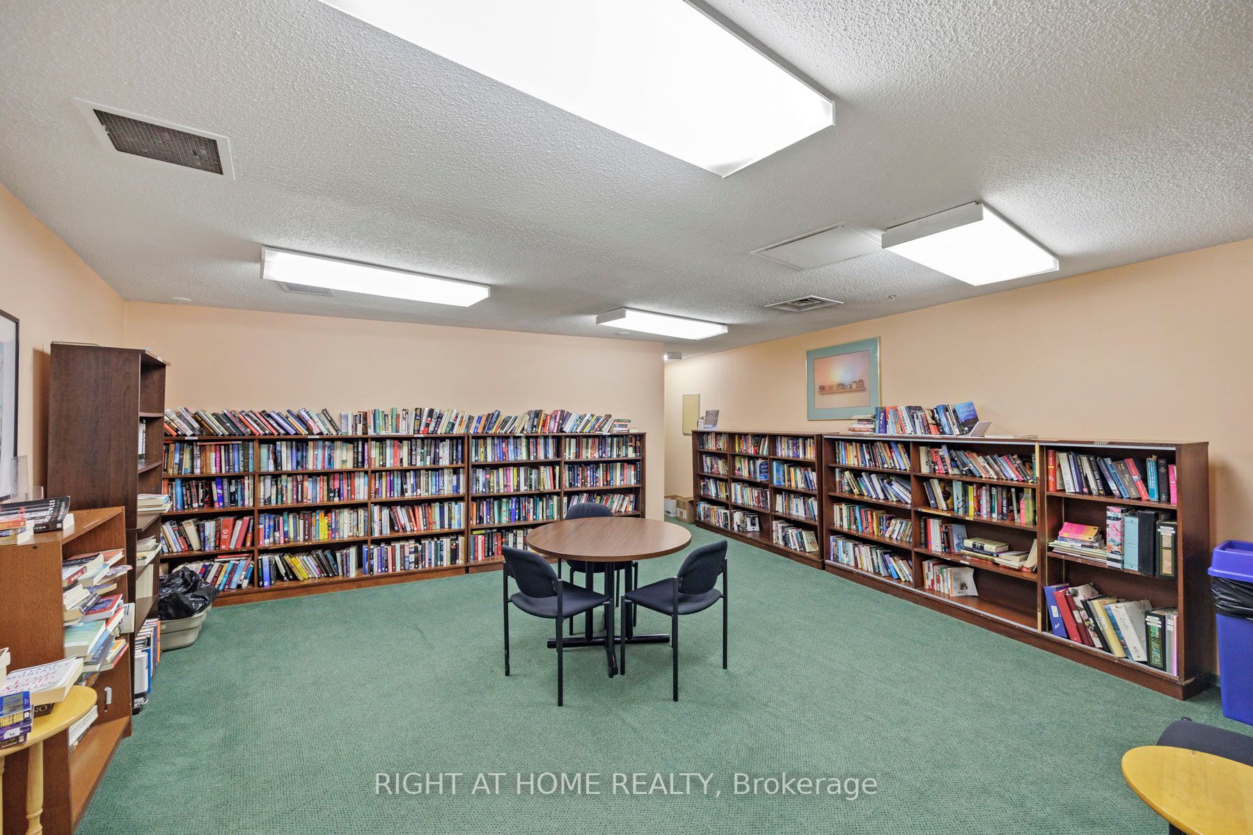 1555 E Finch Ave 1605