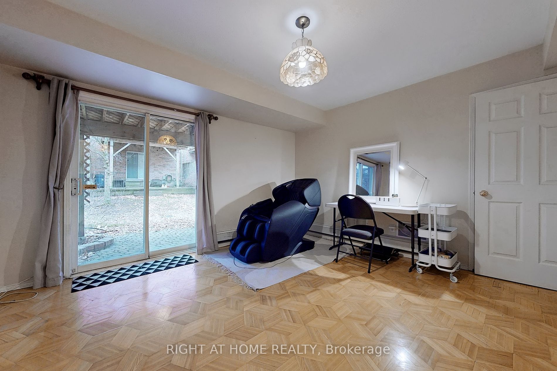 2370 W Britannia Rd 7