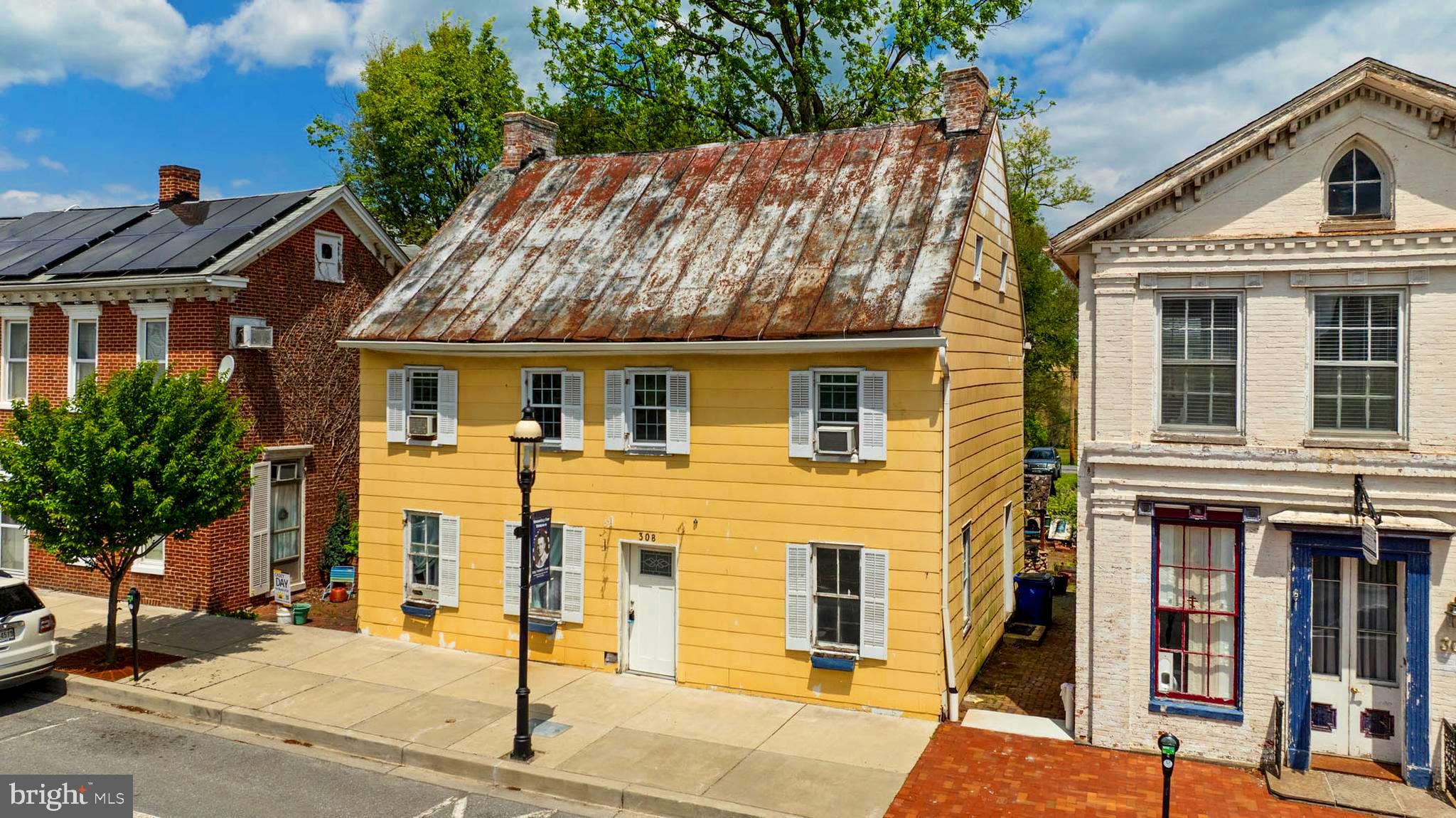 308 W Main St  