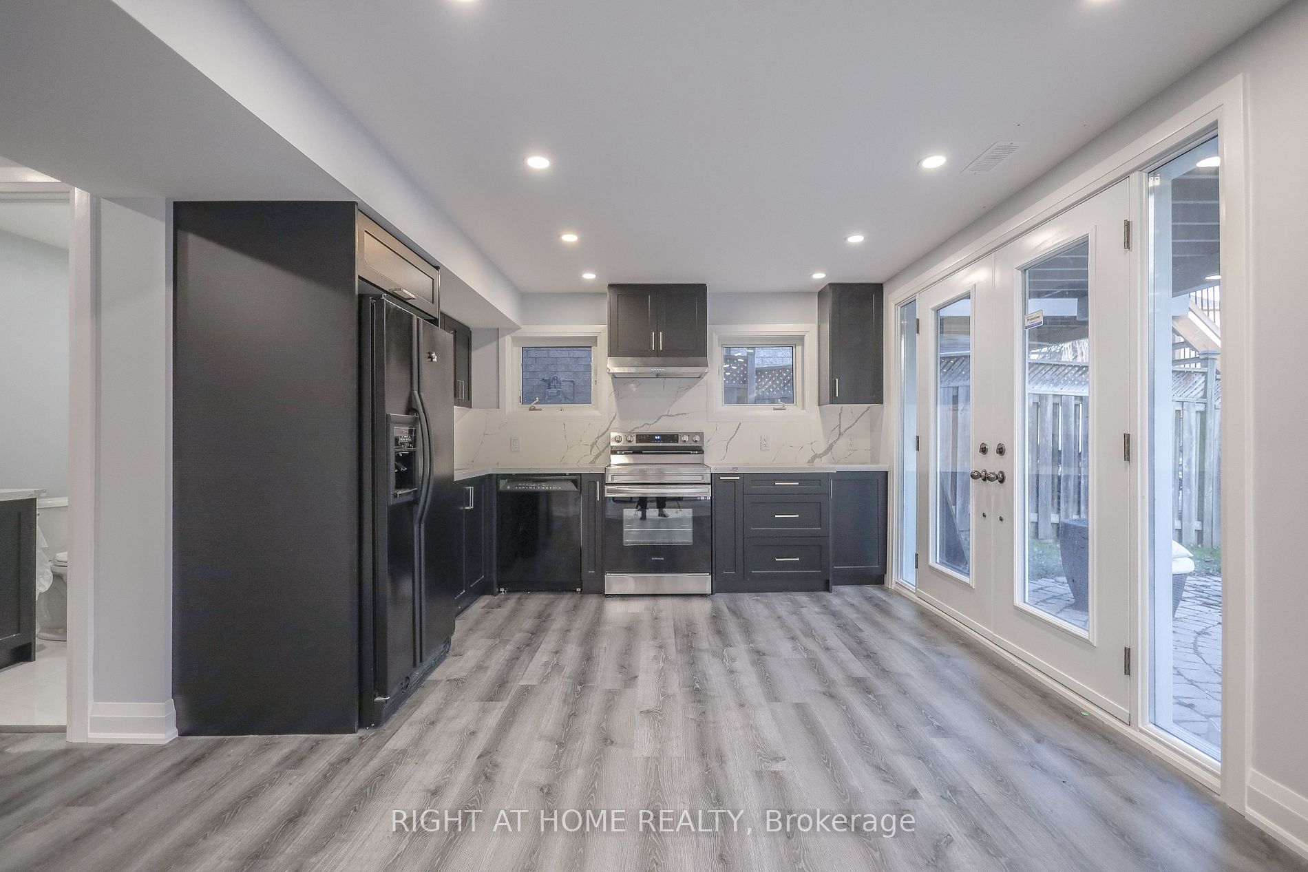 491 Melville Ave Bsmt