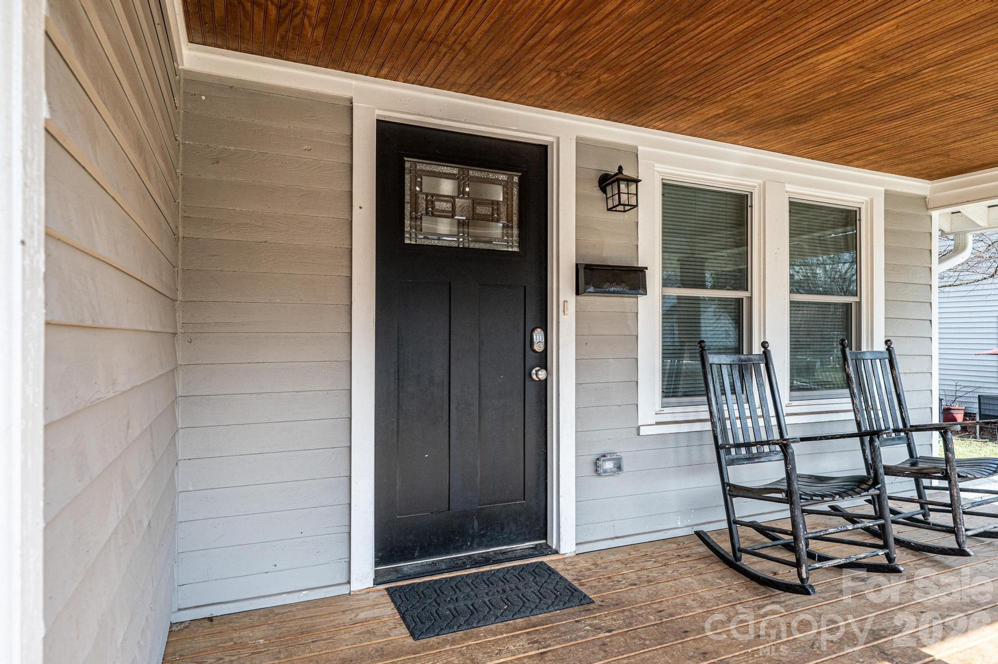 308 W Sycamore Street