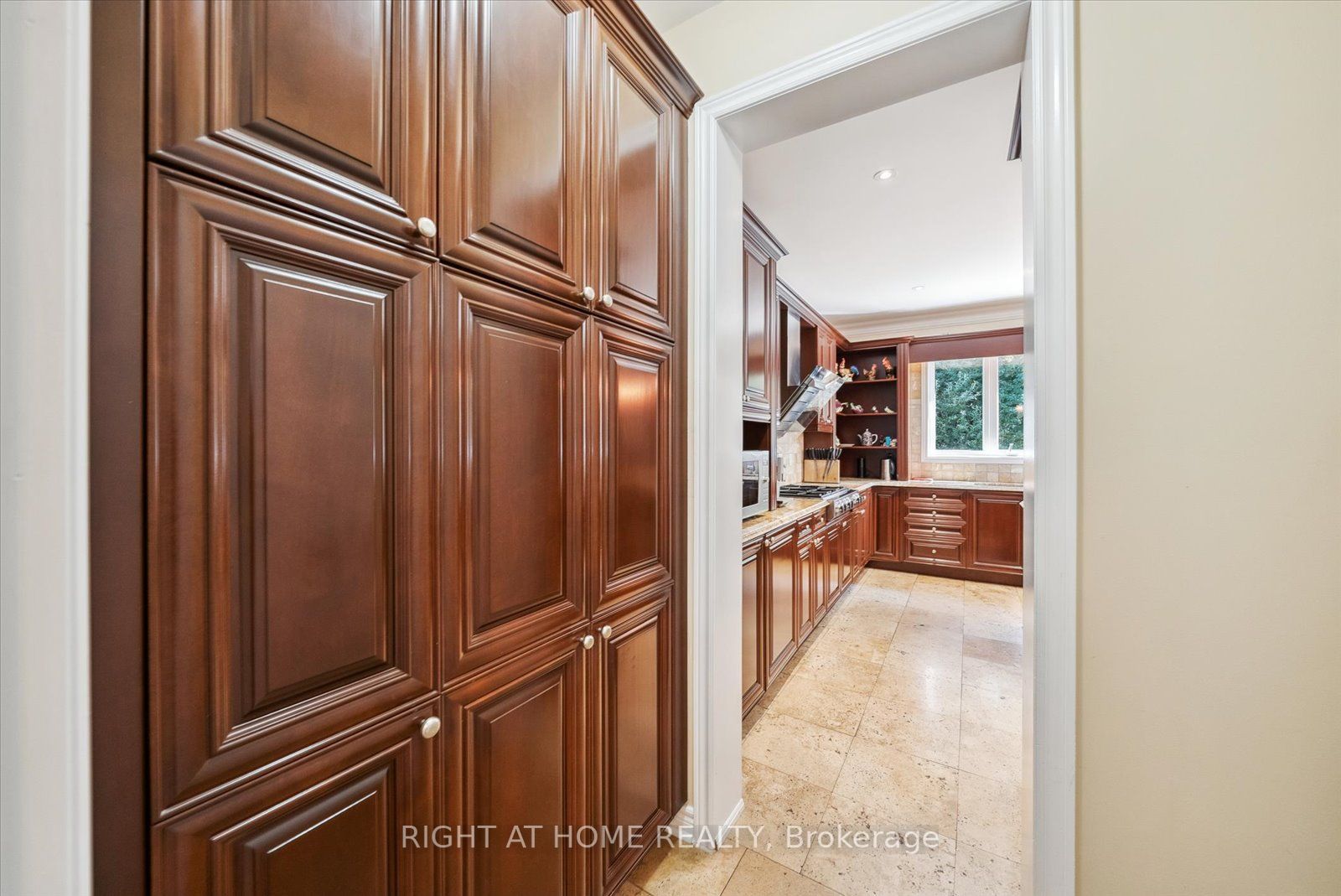 77 Auburndale Dr