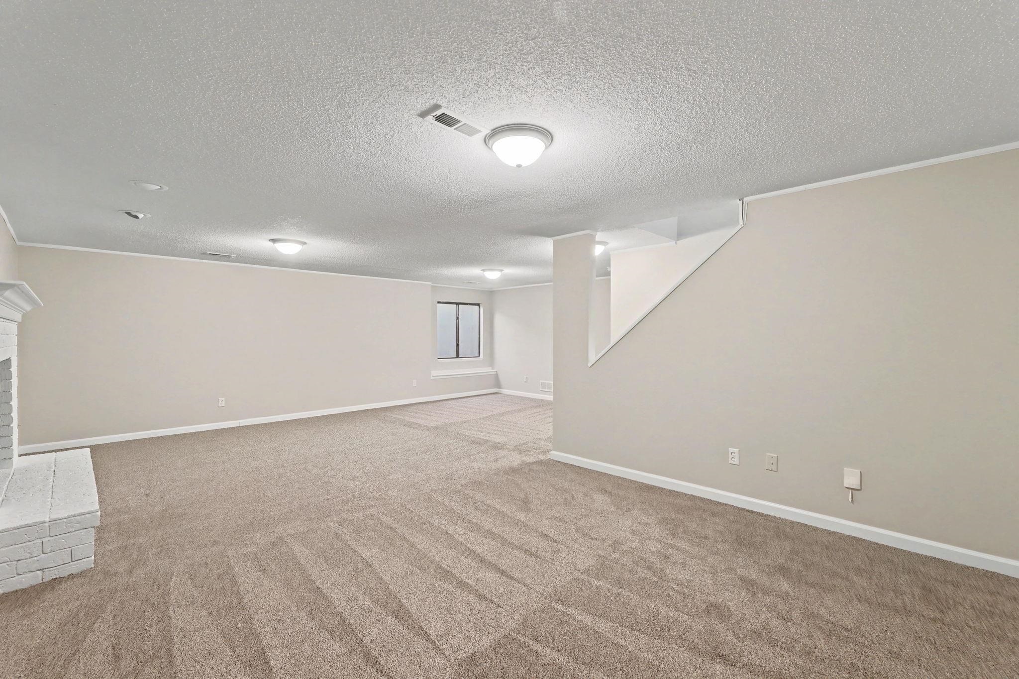 1813 N Pine Grove St