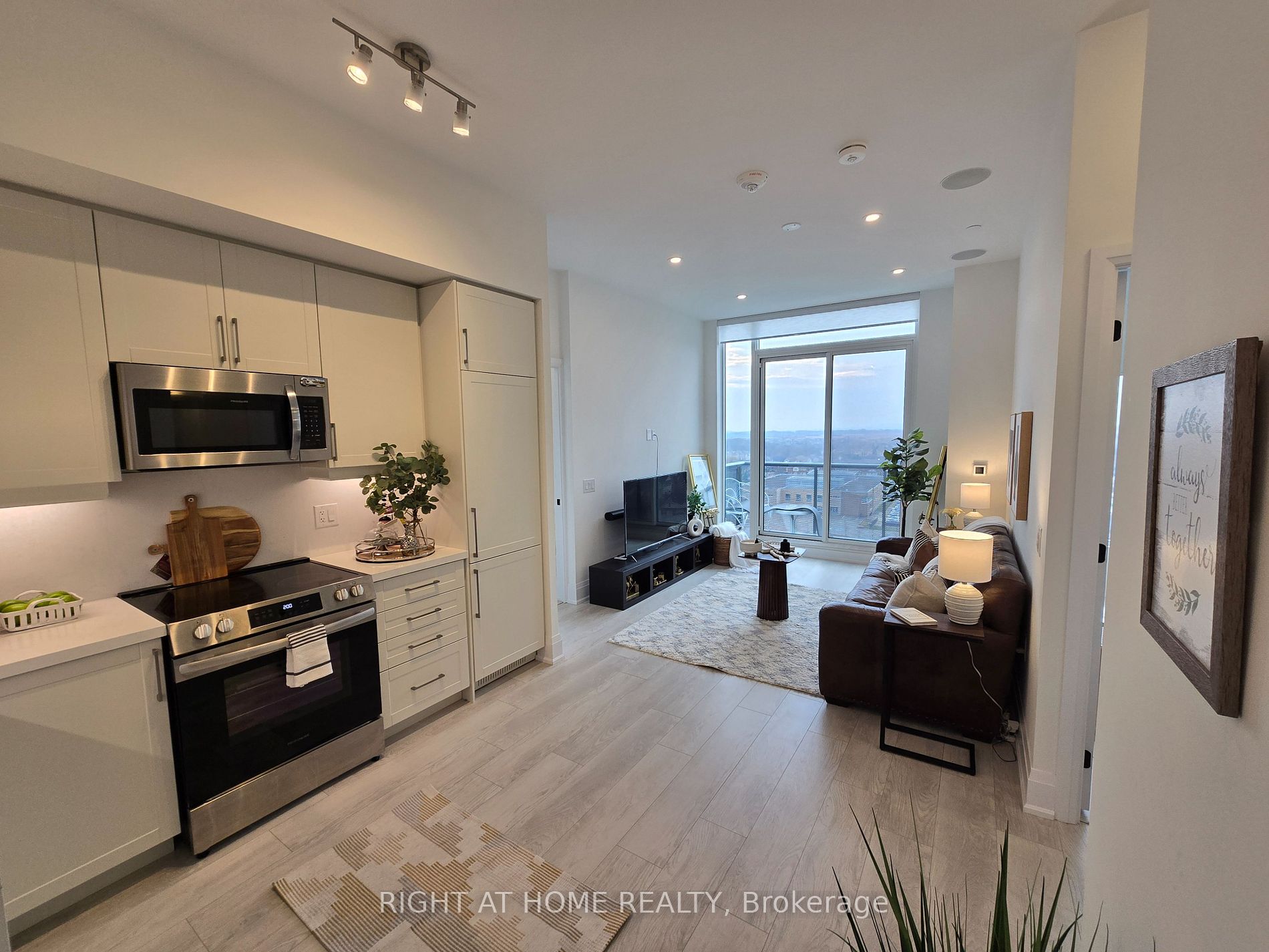 2450 Old Bronte Rd 833