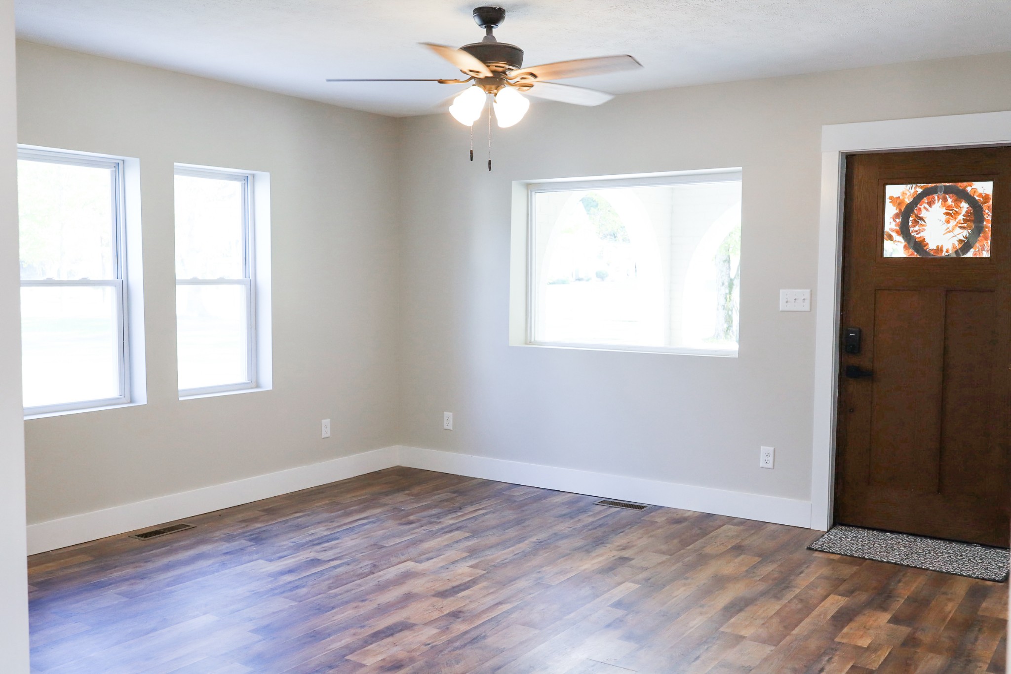 413 E Main St