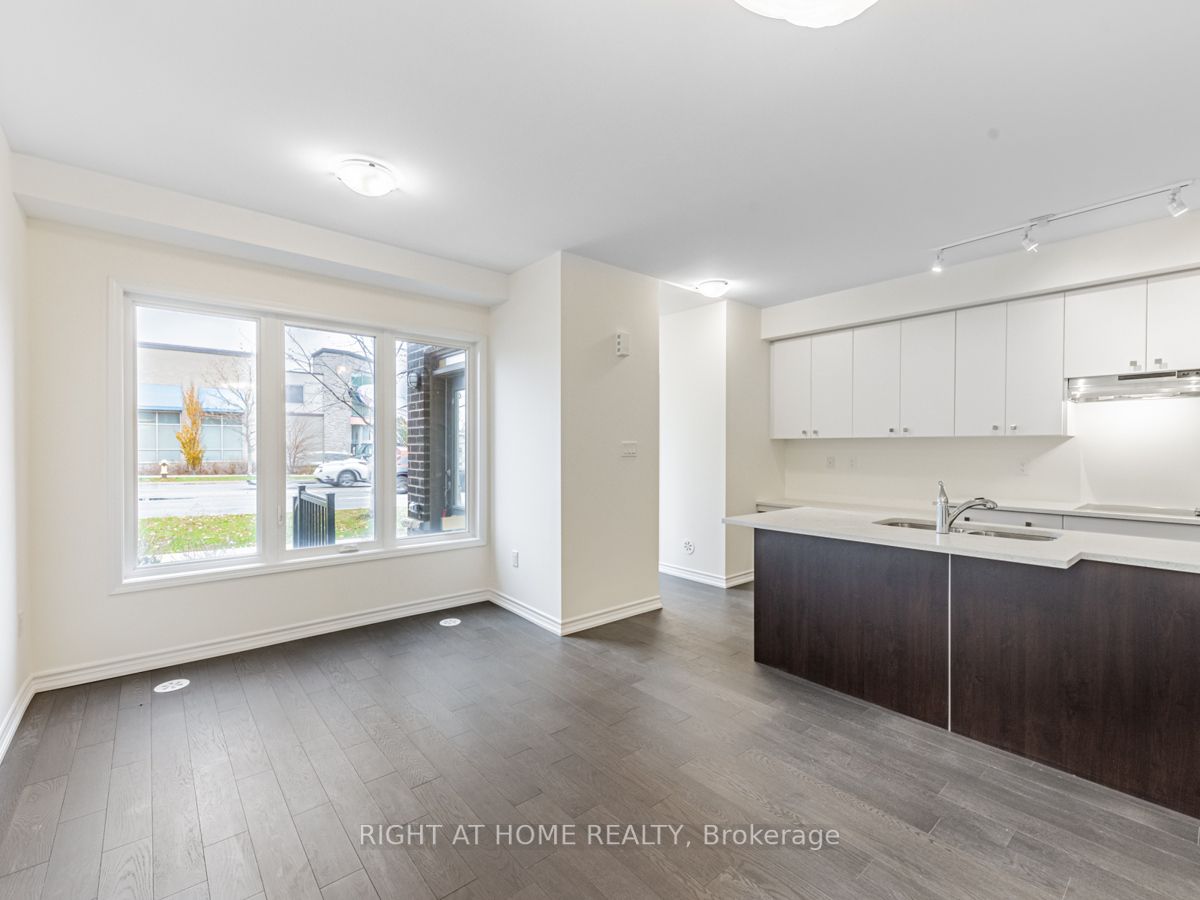 1972 Victoria Park Ave #21