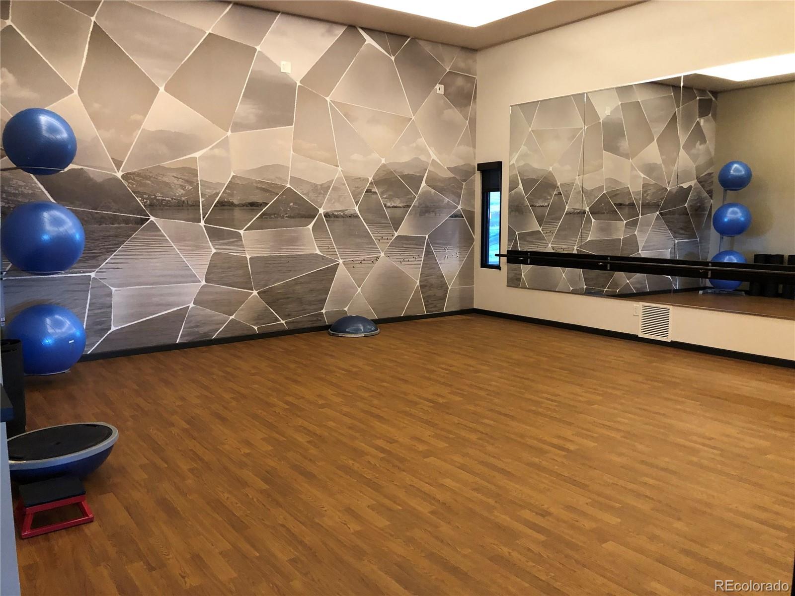 5563 Tamarack Avenue