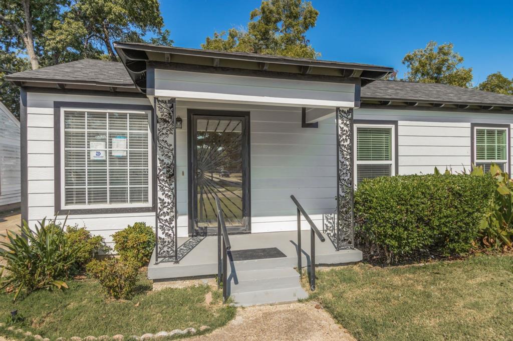 3119 Bertrand Avenue