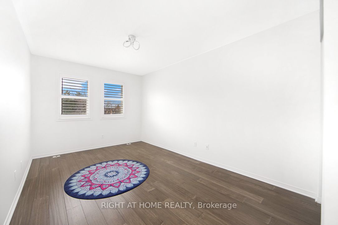 19 Rosebank Dr 302