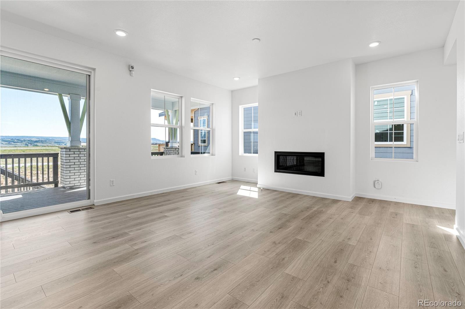 8848 Whiteclover Street
