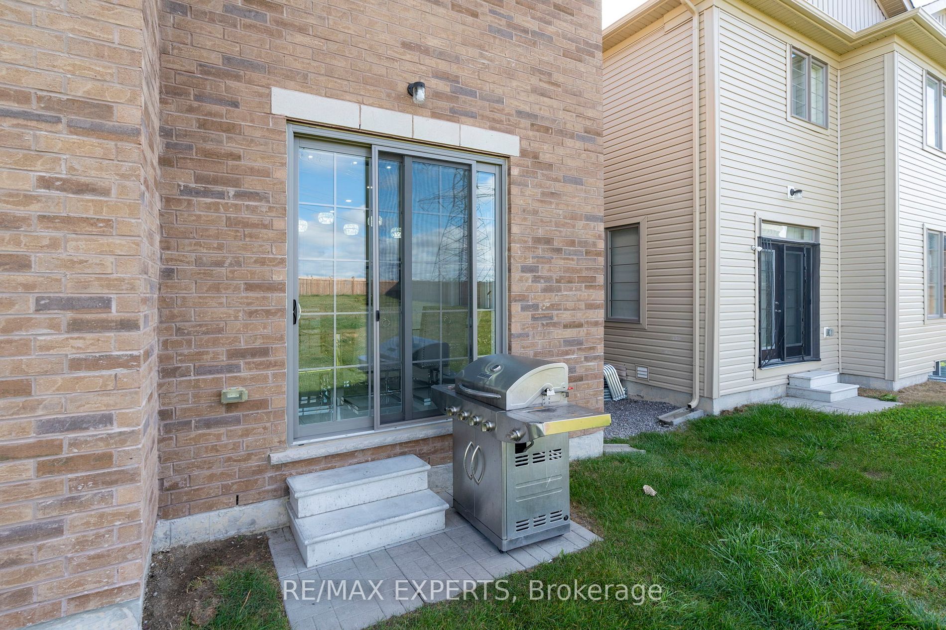 324 W Windfields Farm Dr