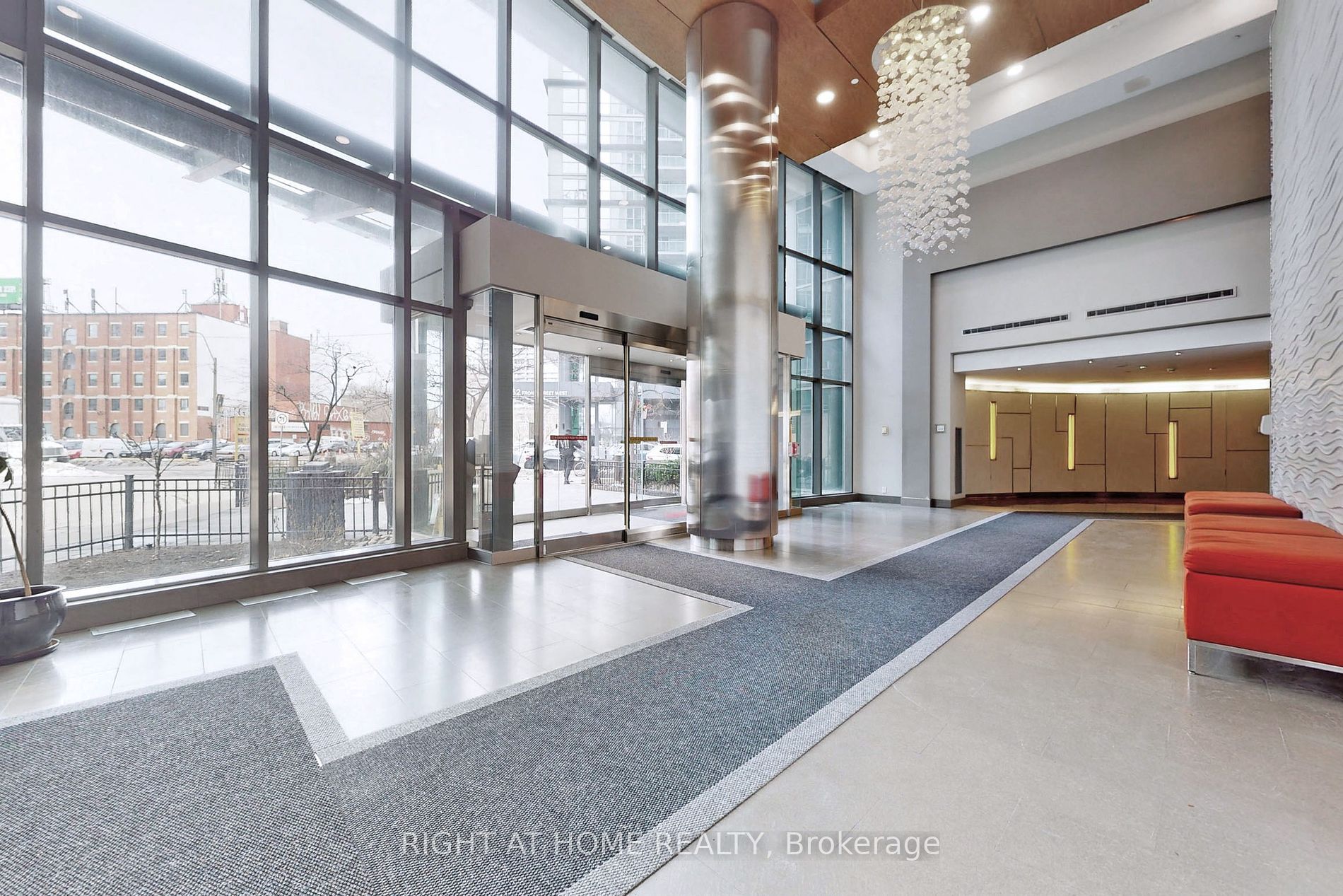 373 W Front St 2808