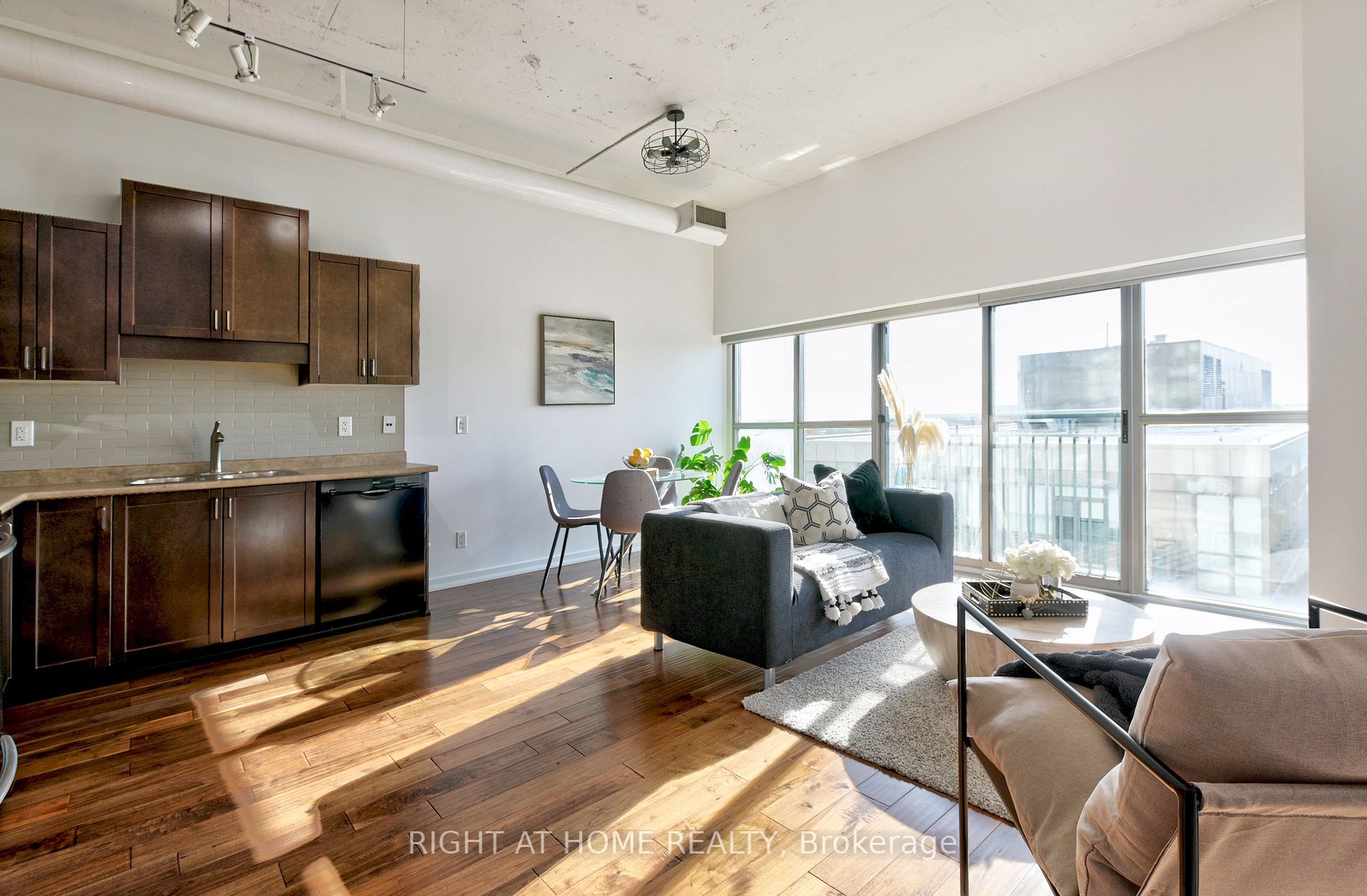 2 Fieldway Rd 611