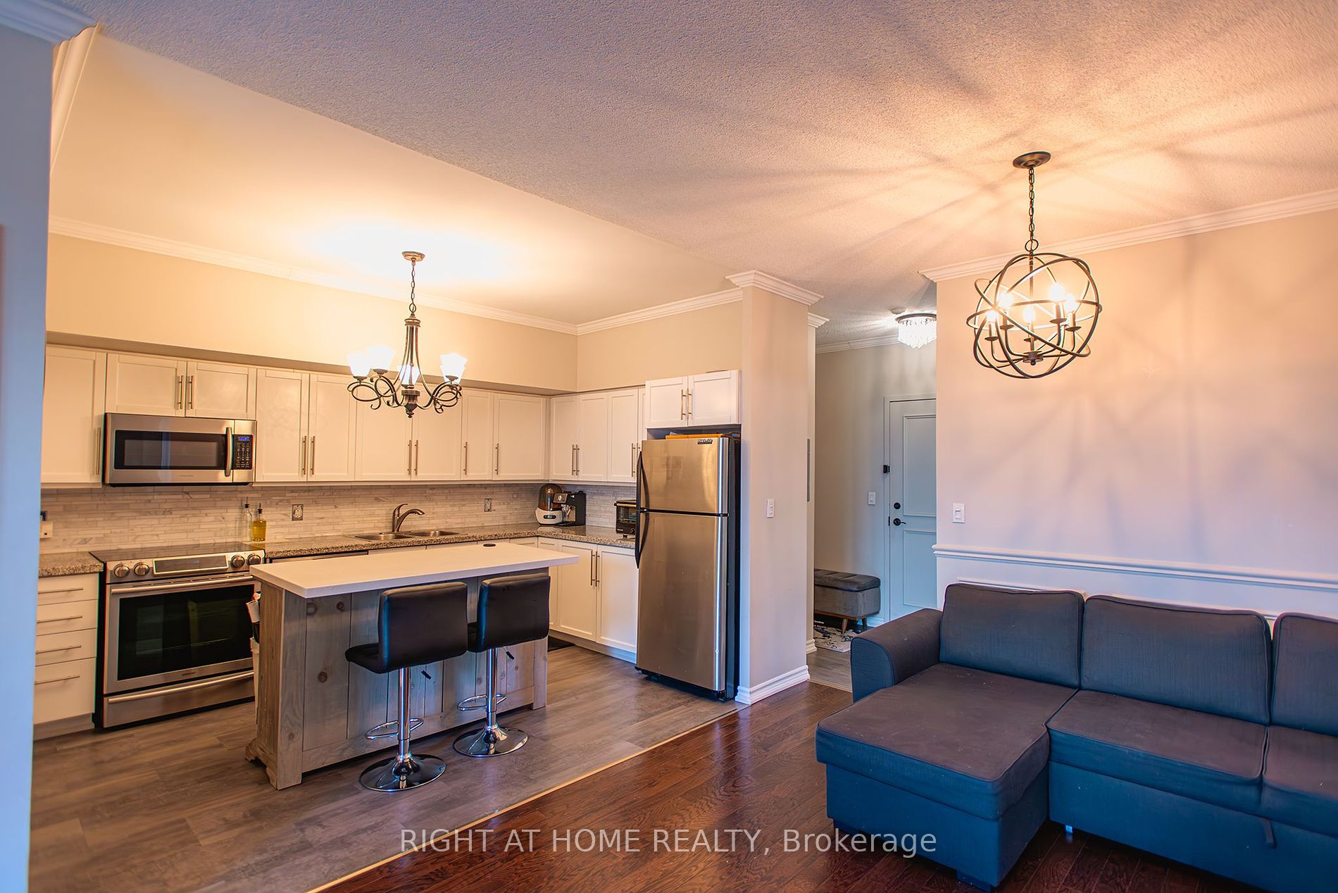 3830 Bathurst St 805