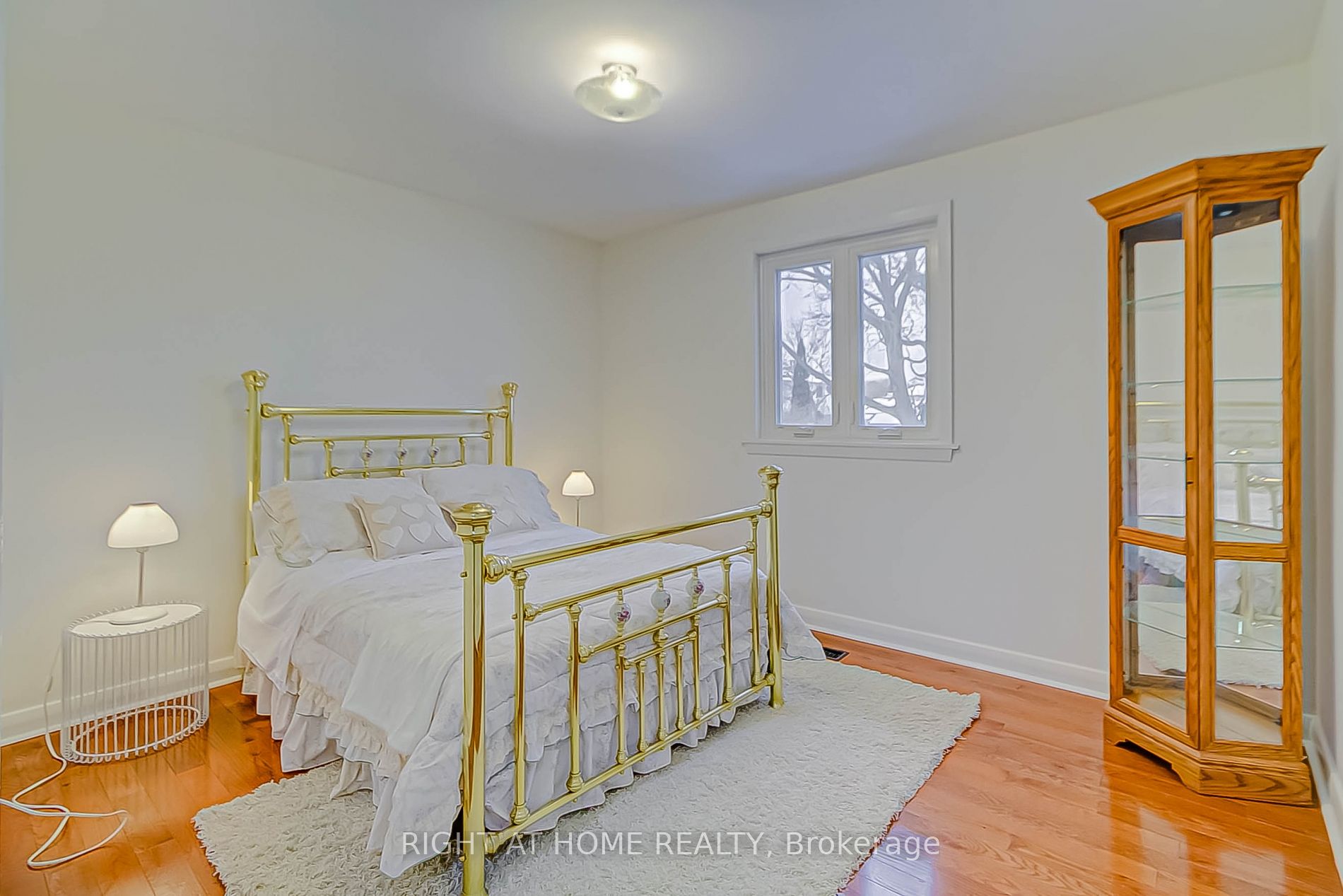 130 Cultra Sq