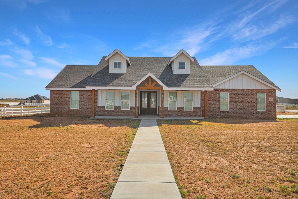 Beautiful Semi Custom home with 4 bedrooms, 2 1/2 baths, fabulous kitchen with a 6 burner stove and griddle, pantry, leathered granite, laundry room.  Incredible 6' soaking tub, walk in shower in Master.  House is plumbed for a dog watering station in the laundry room and sink in the garage.  Plumbed for propane on the patio for grill, heater and fire table.