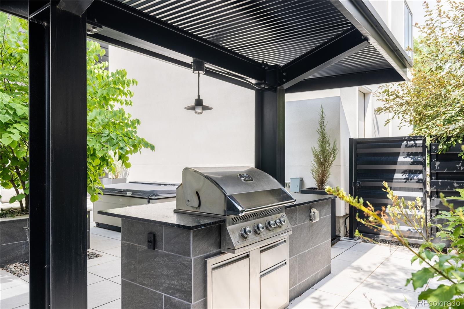 5916 S Sycamore Street