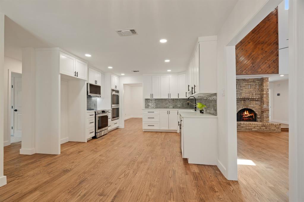 2011 Riverforest Drive