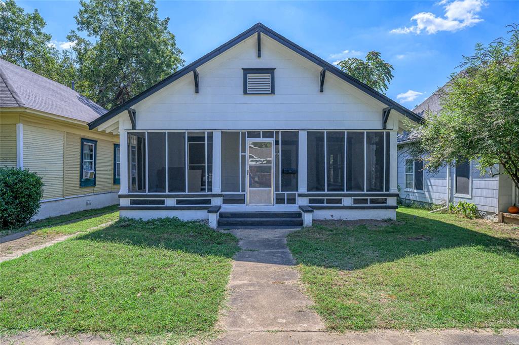 708 W Texas Street