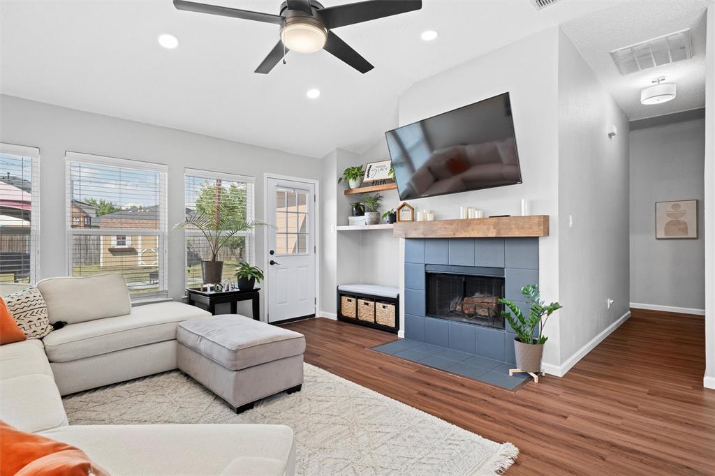 925 Gillon Drive