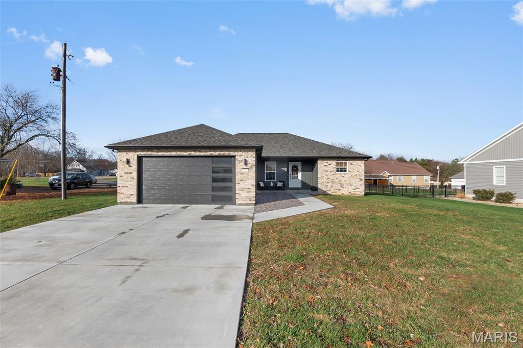 717 Deerfield Lane